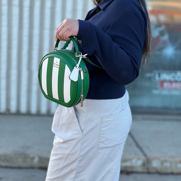 Kate spade crossbody - Picture 1 of 2